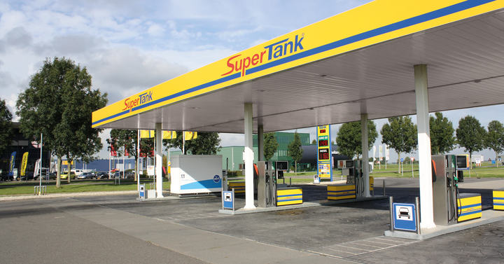 Normal tankstation supertank