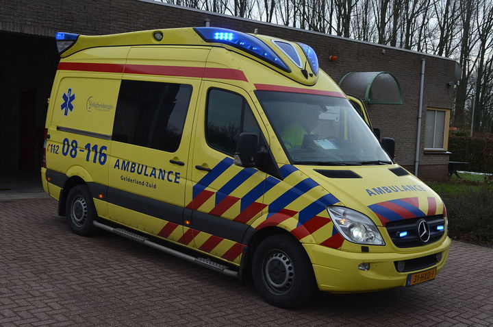 Normal 1280px ambulance 08116
